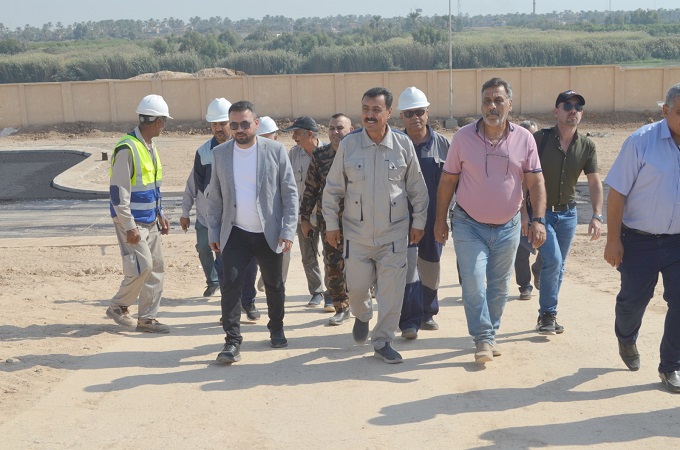 The Director General of Al-Fao General Engineering Company supervises in the field of the trial operation of the Dujail Water Project in Salah al-Din Governorate