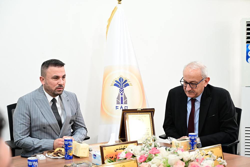 The Director General honors Mr. Zahid for his retirement