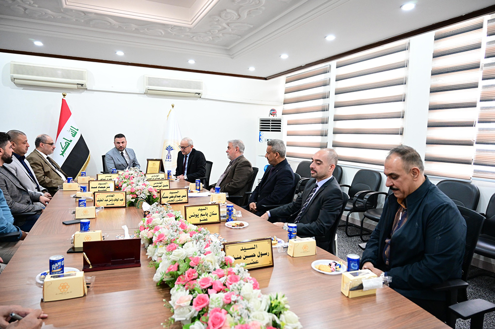 The Director General honors Mr. Zahid for his retirement
