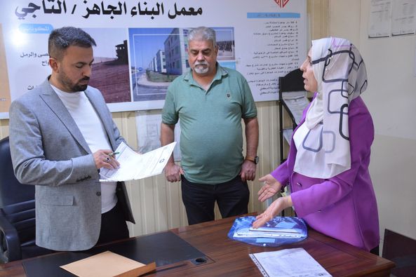 مدير عام شركة الفاو الهندسية العامة يقوم بجولة ميدانية لمعمل البناء الجاهز والمخازن في التاجي ببغداد
