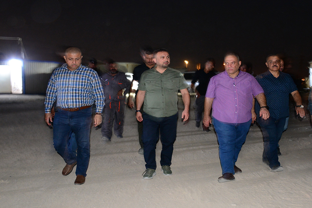 Director General Of Al-Fao General Engineering Company Follows Up At Night The Company's Projects In Basra Governorate