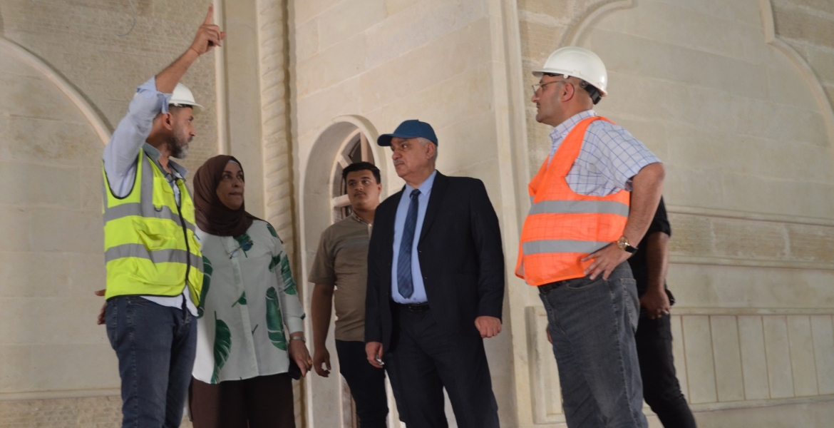 لمهندس علي عبد الحسين معاون مدير عام شركة الفاو الهندسية العامة يزور مشروع بناية كنيسة بطريركية بابل الكلدانية في بغداد