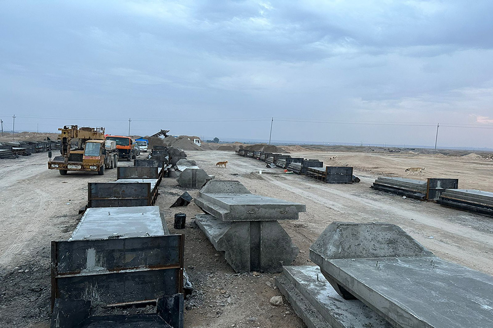 مشروع أنشاء سياج أمنى كونكريتي (T-wall) على الشريط الحدودي العراقي – السوري