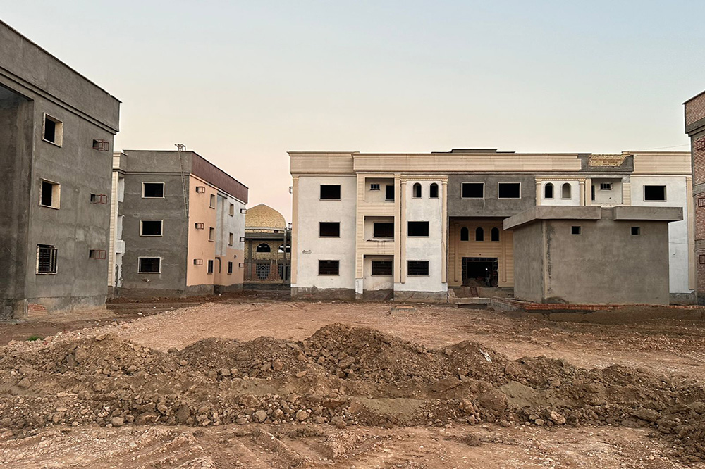 the Al-Khalis residential complex project in Diyala Governorate