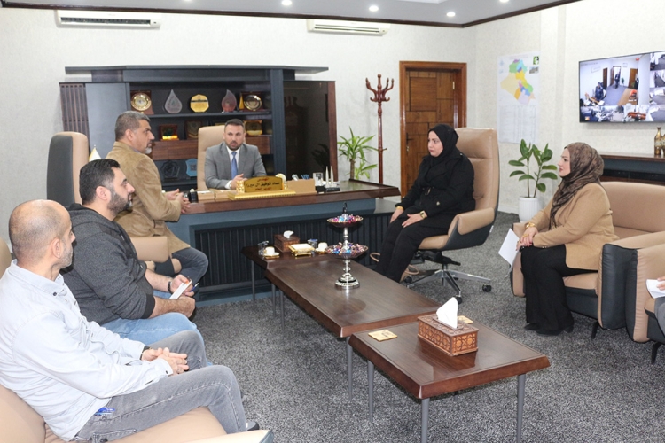 The Director General with the Head of the Citizens Affairs Department at the Ministry